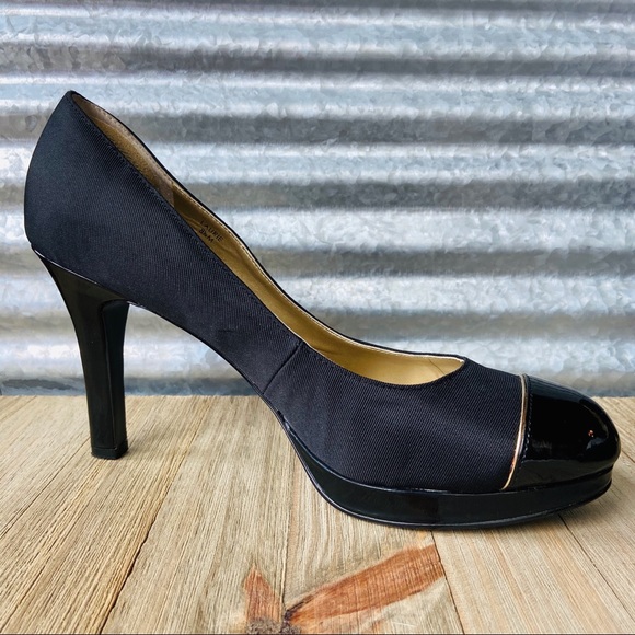 Tahari Black Cap Toe Laurie Pump - Picture 5 of 6